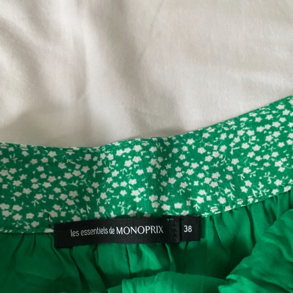 Floral green skater skirt - Picture 3 of 3